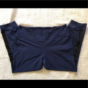 Nike cropped workout leggings
